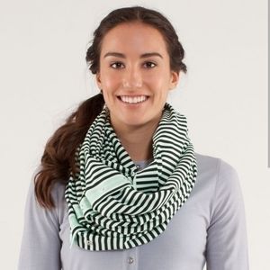 Lululemon athletica vinyasa scarf